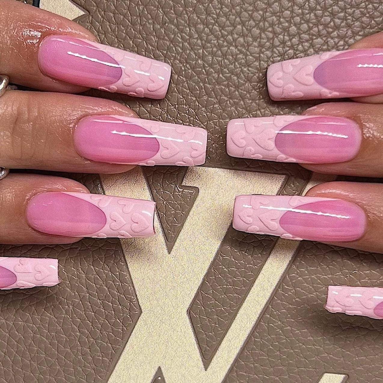 nails pink heart