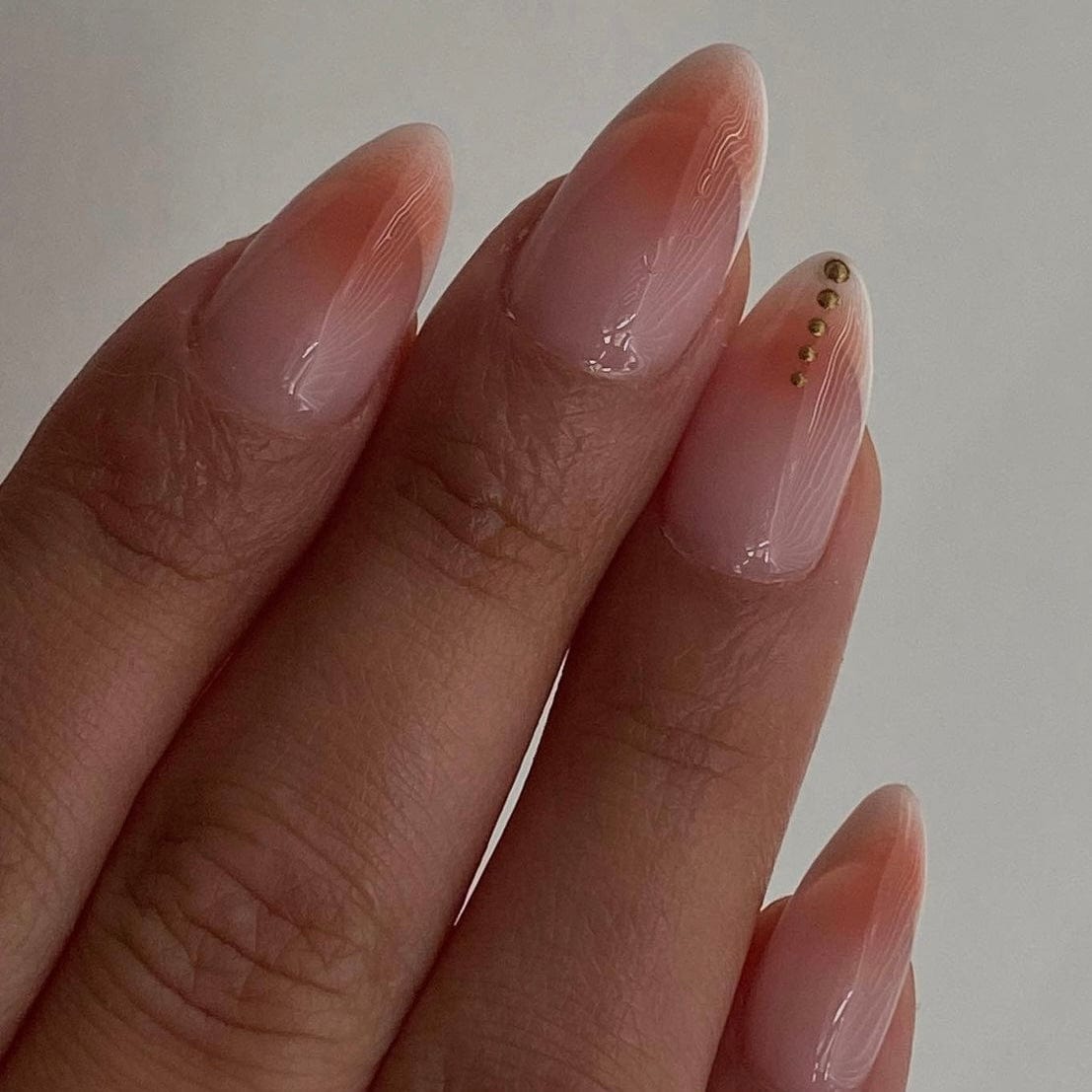 press on nails short almond